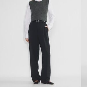 Aritzia effortless trouser in Grey